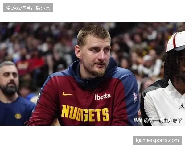 基德教练末节改用五小阵容无限换防，成功诱导约基奇陷入犯规陷阱并锁定胜局